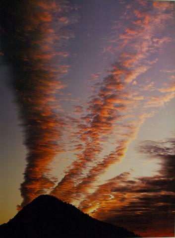 黎明瑞雲